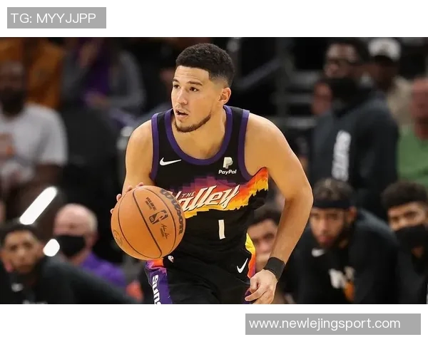 布克反思失误原因称对球处理过于随意并强调团队化学反应仍在培养中