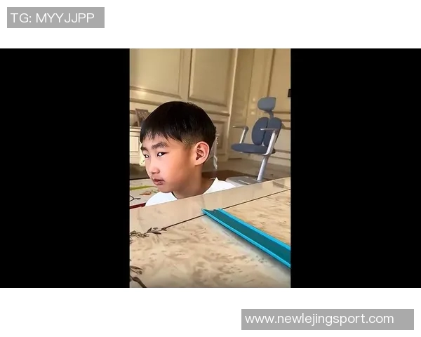 周琦儿子糊糊与曾凡博亲密互动温馨瞬间引发关注